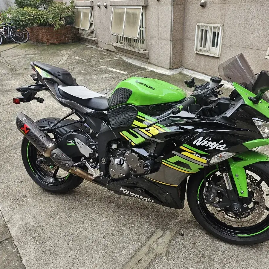 상태 완전 좋은 19년식 가와사키 ZX6R 하프 풀배기