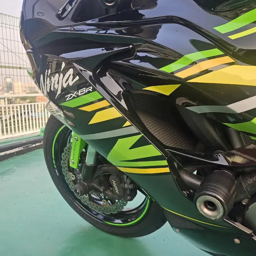 상태 완전 좋은 19년식 가와사키 ZX6R 하프 풀배기