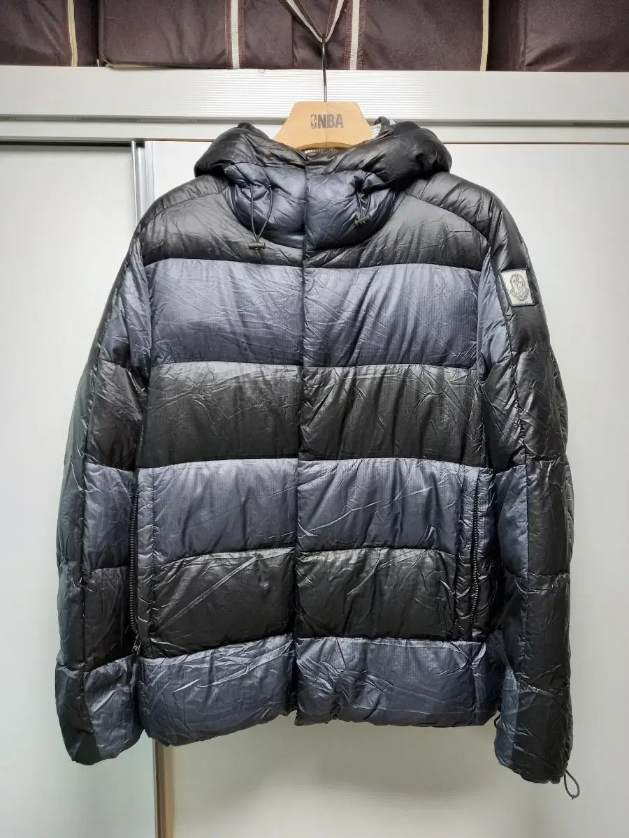 Moncler Goose size 4