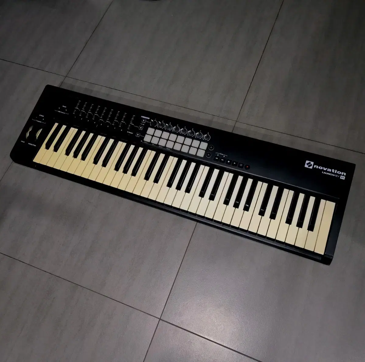 노베이션 Novation Launchkey 61 급처