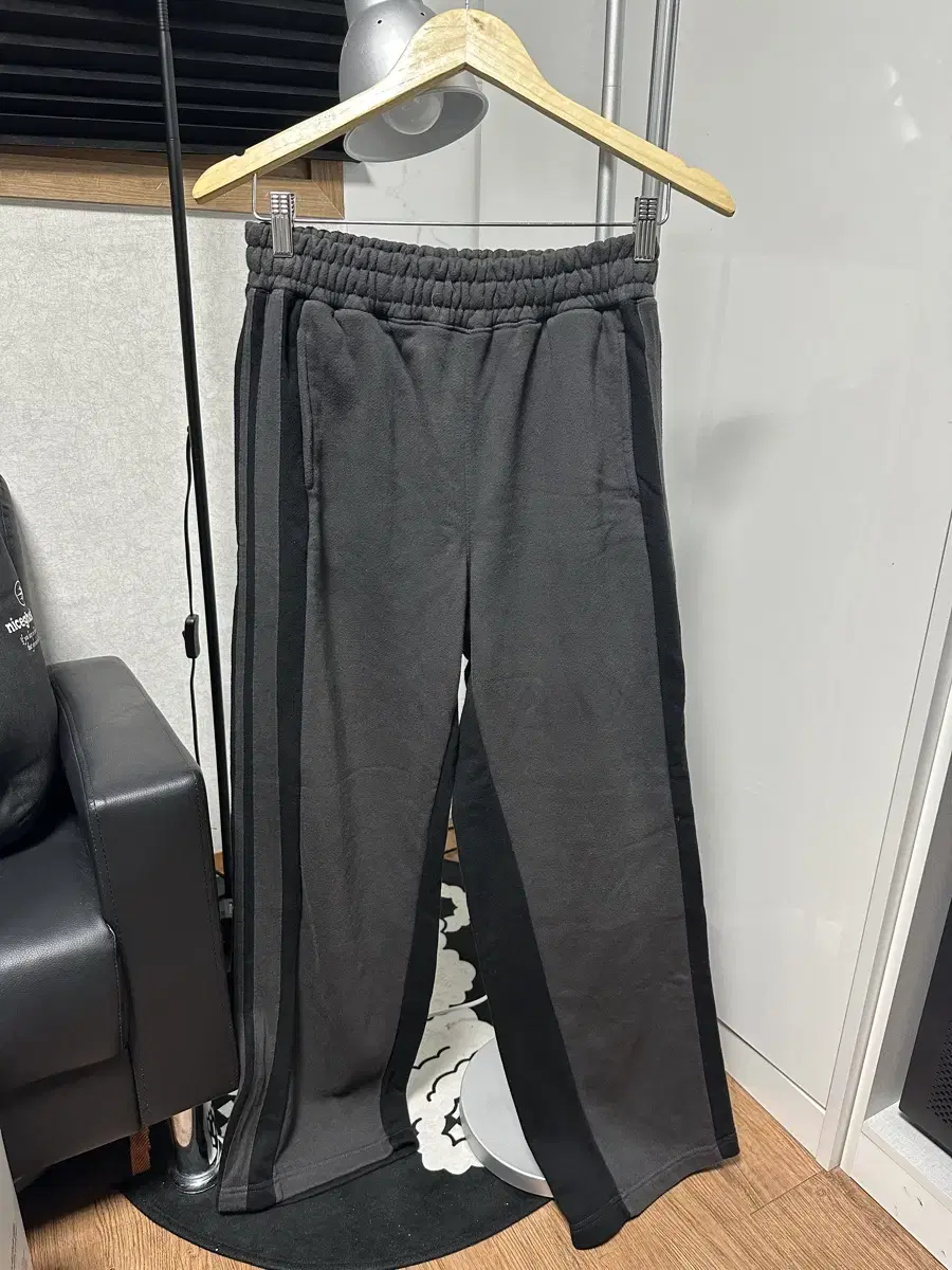 Telmihayupil Sweatpants