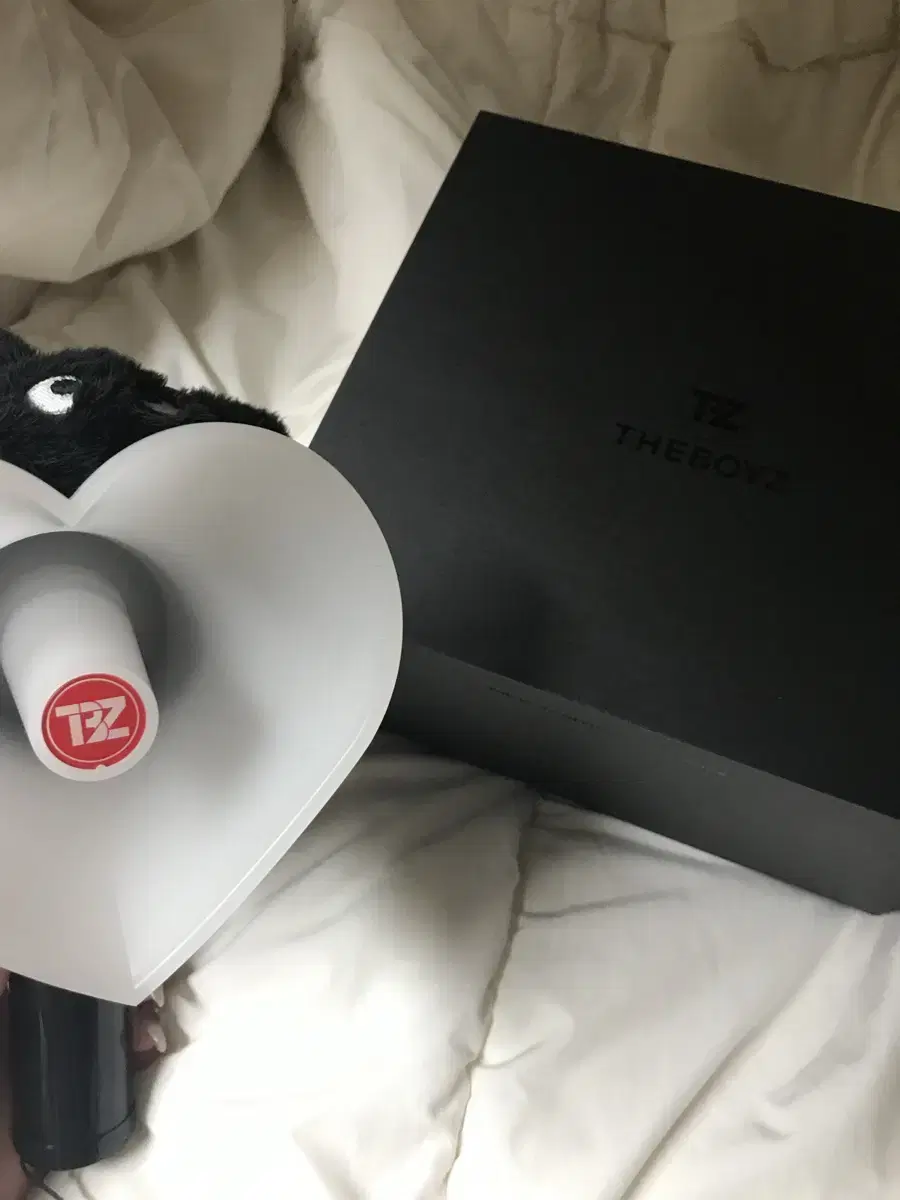 The Boyz lightstick Heartsexuality Derby Bong