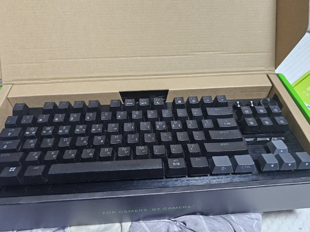 레이저 헌츠맨 v3 pro tkl