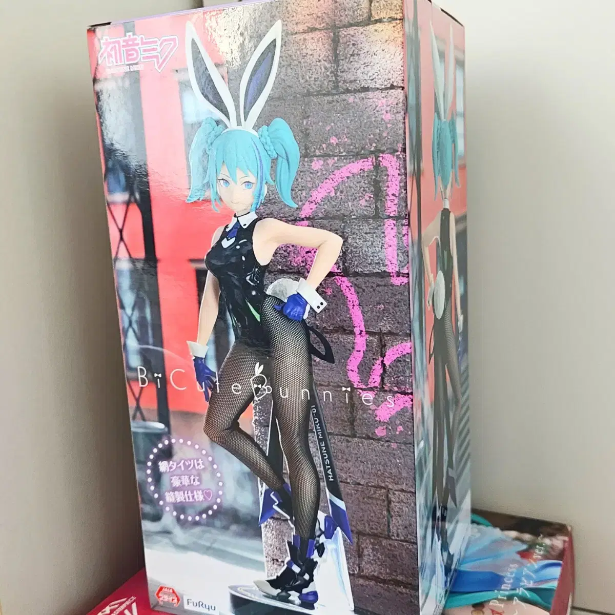 [Unsealed] Hatsune Miku Bunny Girl Figure Stretch