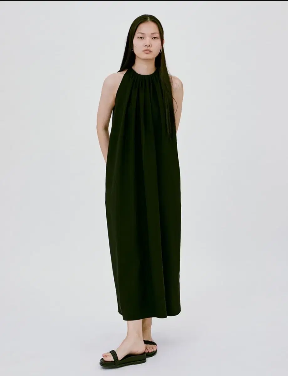 렉토 Recto Gathered Halterneck Dress