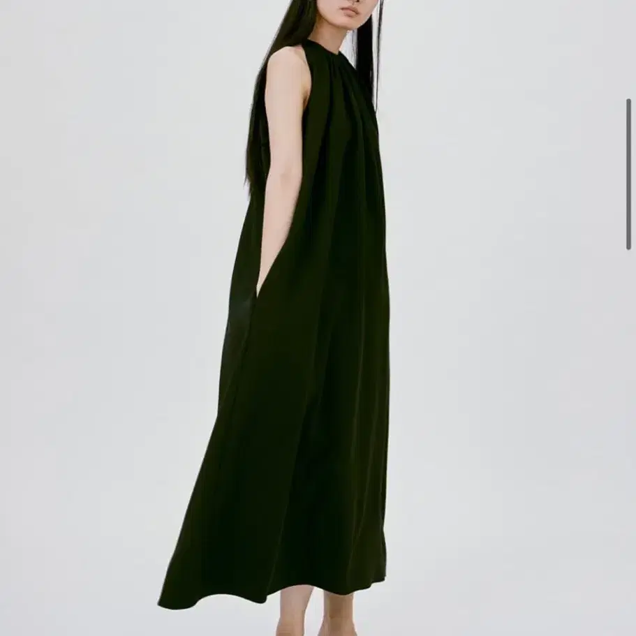 렉토 Recto Gathered Halterneck Dress