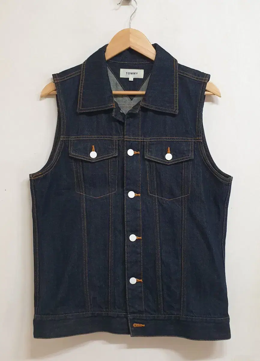 Tommy Hilfiger Denim Vest. L-100.