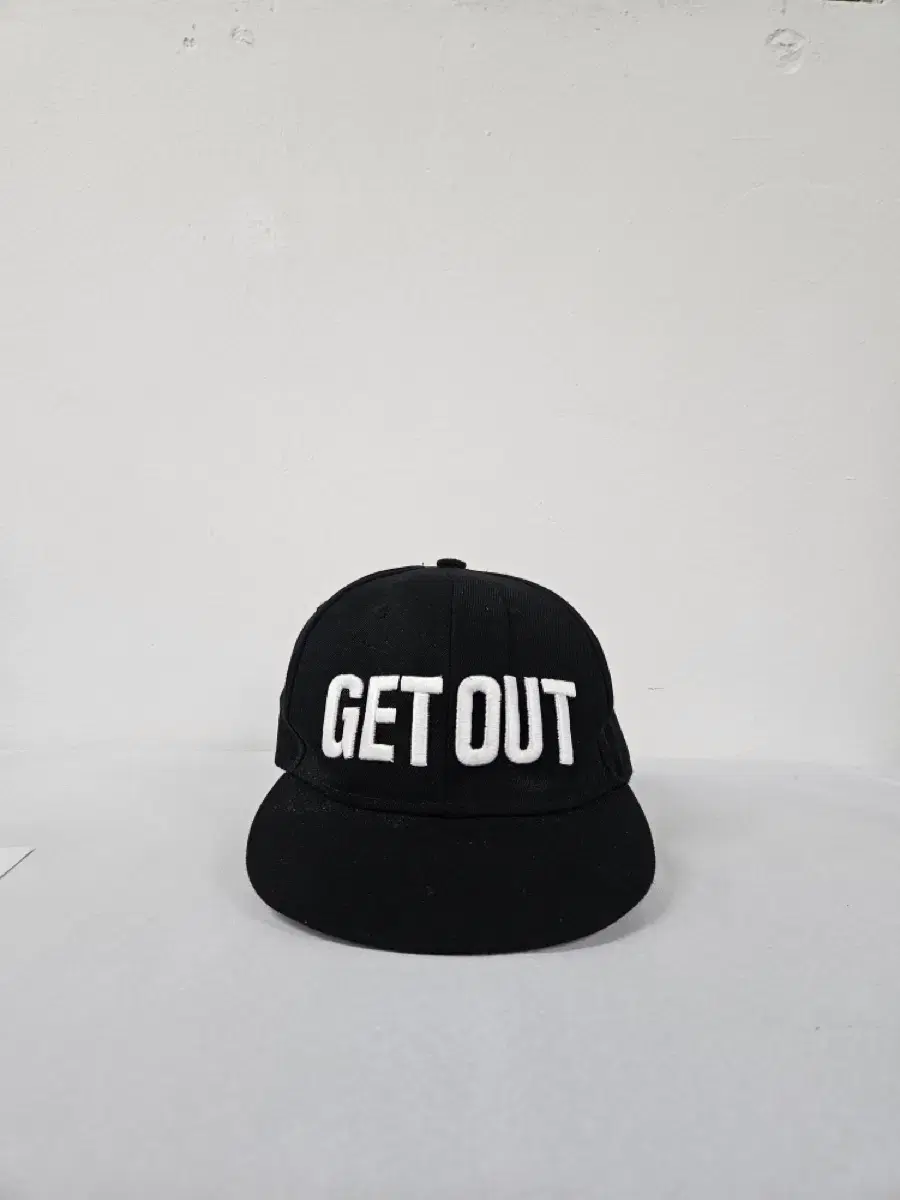 get out 스냅백