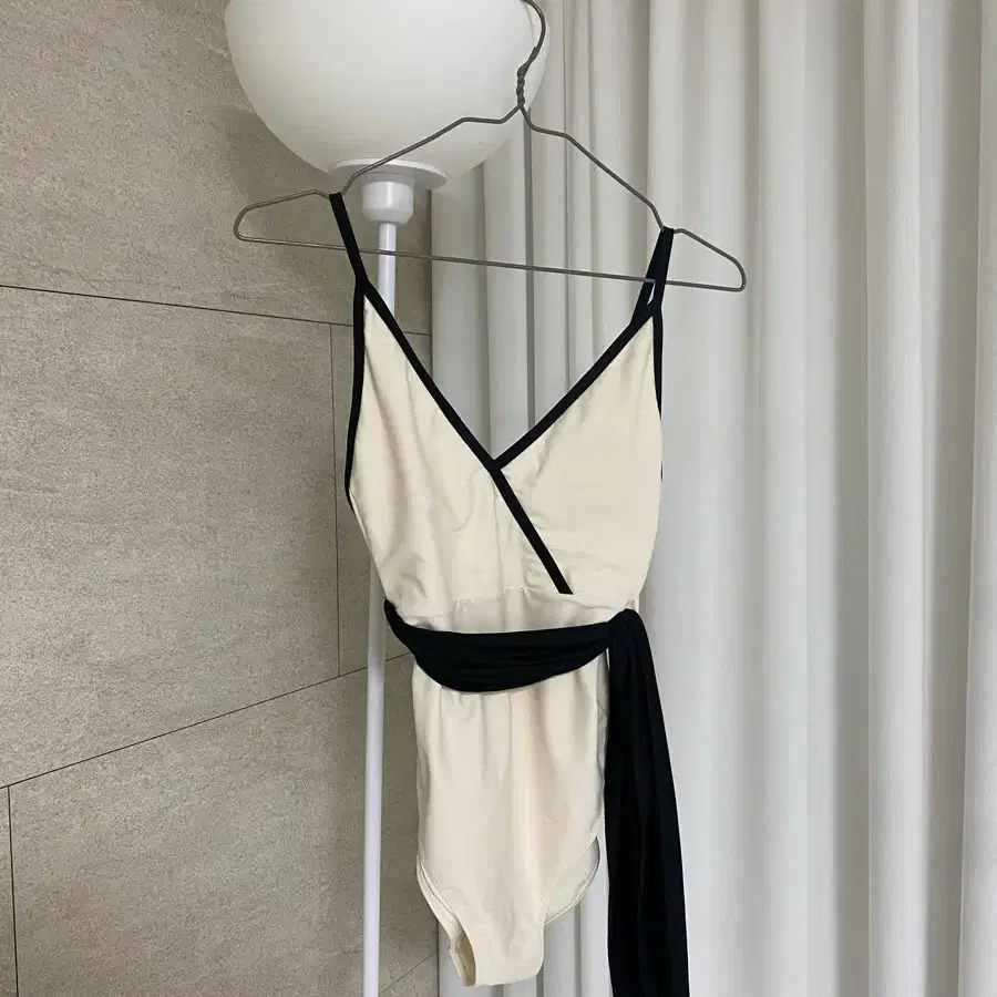 데이즈데이즈 수영복 모노키니 비키니 CREMA TIE ONE-PIECE