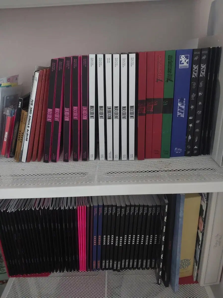 Sell unsealed Straykids albums