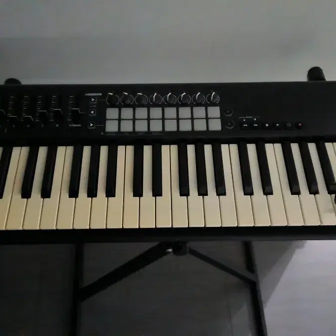 노베이션 Novation Launchkey 61 팝니다