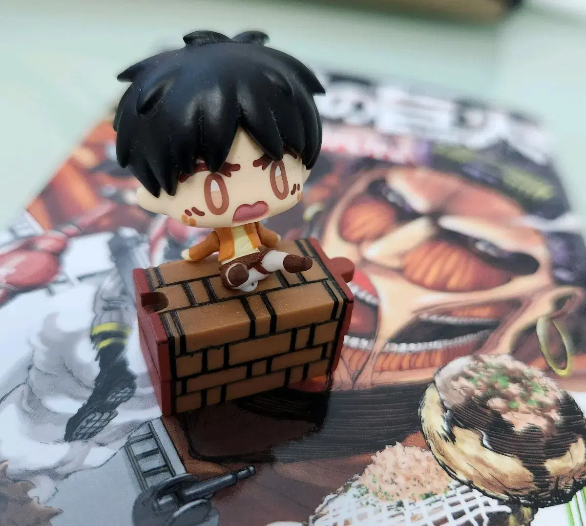 Attack on Titan Eren Earphone Jack Figure