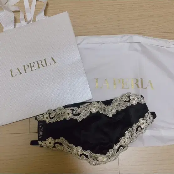 LAPERLA 정품 마스크 블랙 라펠라