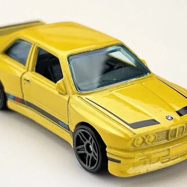 1:64 핫휠 BMW M3 (E30)