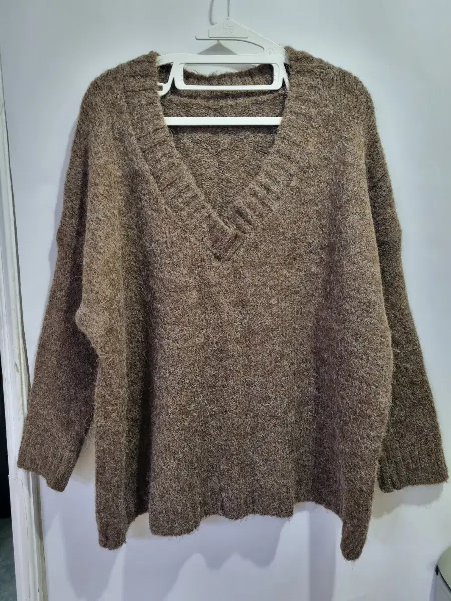 Winter.  Overfit V-neck. Wool knit.  Almost New.  Bust64