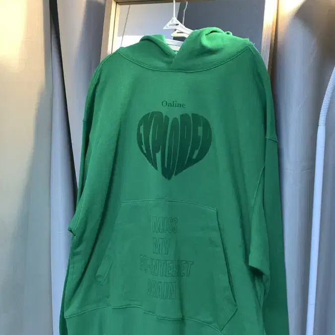 [현재 품절상품] 비바스튜디오 HEART SYMBOL HOODIE