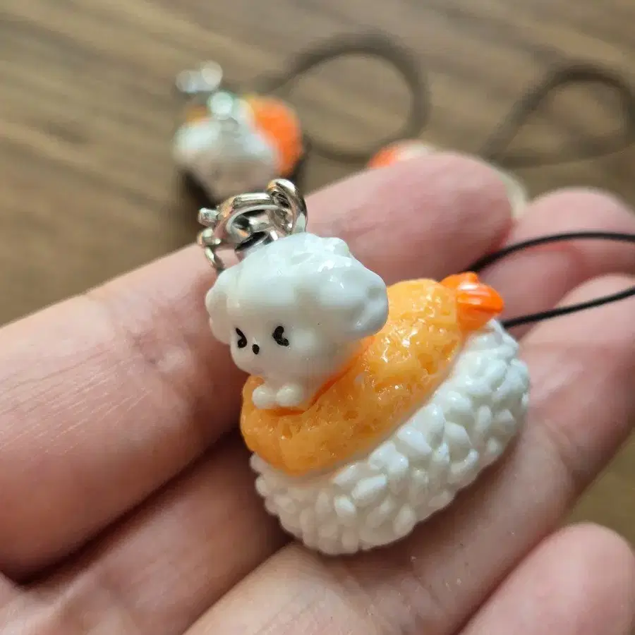 강아지 흰둥이 스시 초밥 핸드폰 스트랩 고리 우정템