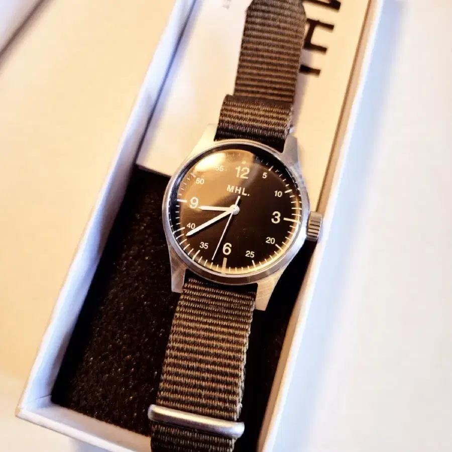 마가렛호웰 밀리터리 시계 MHL MILITARY WRIST WATCH