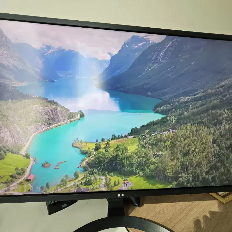 lg 32인치 4K 모니터 팝니다