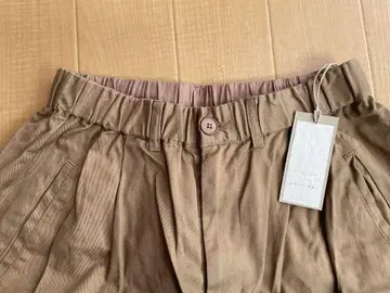 휴일과 시 펠리칸 팬츠