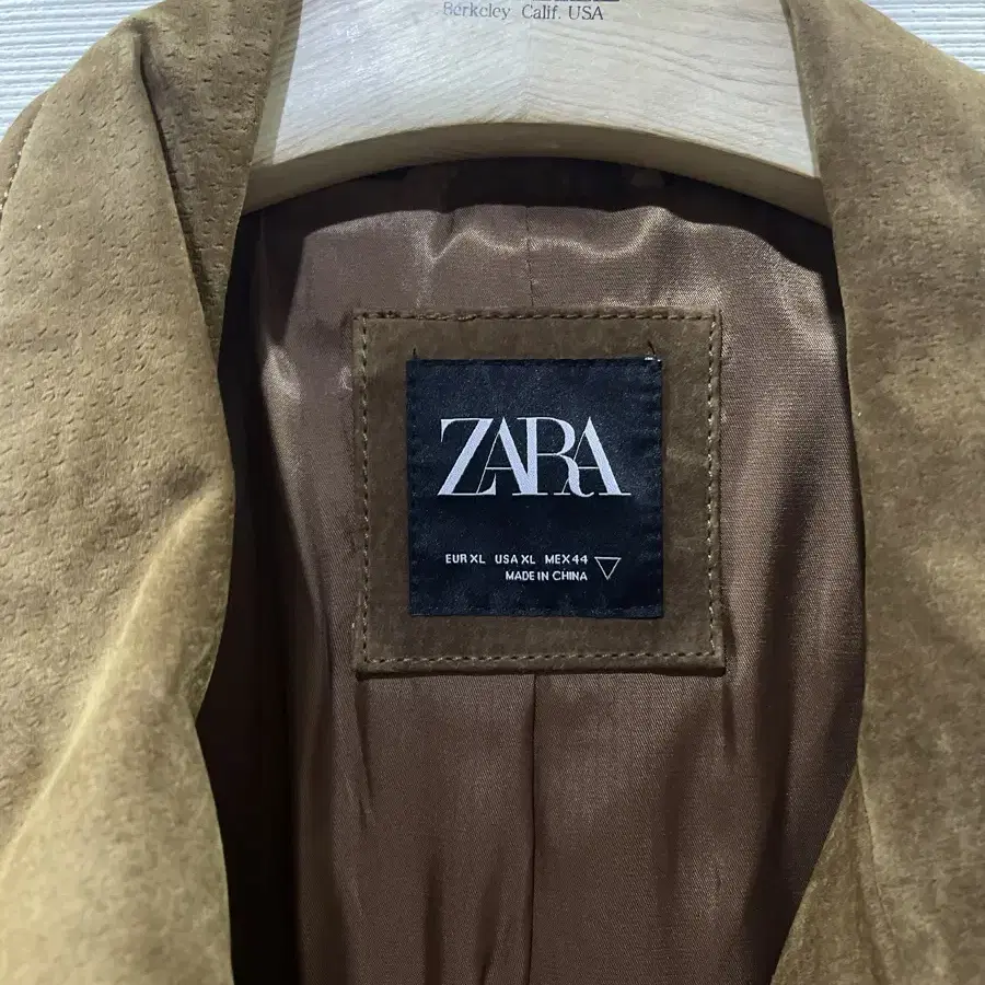 ZARA 스웨이드 자켓