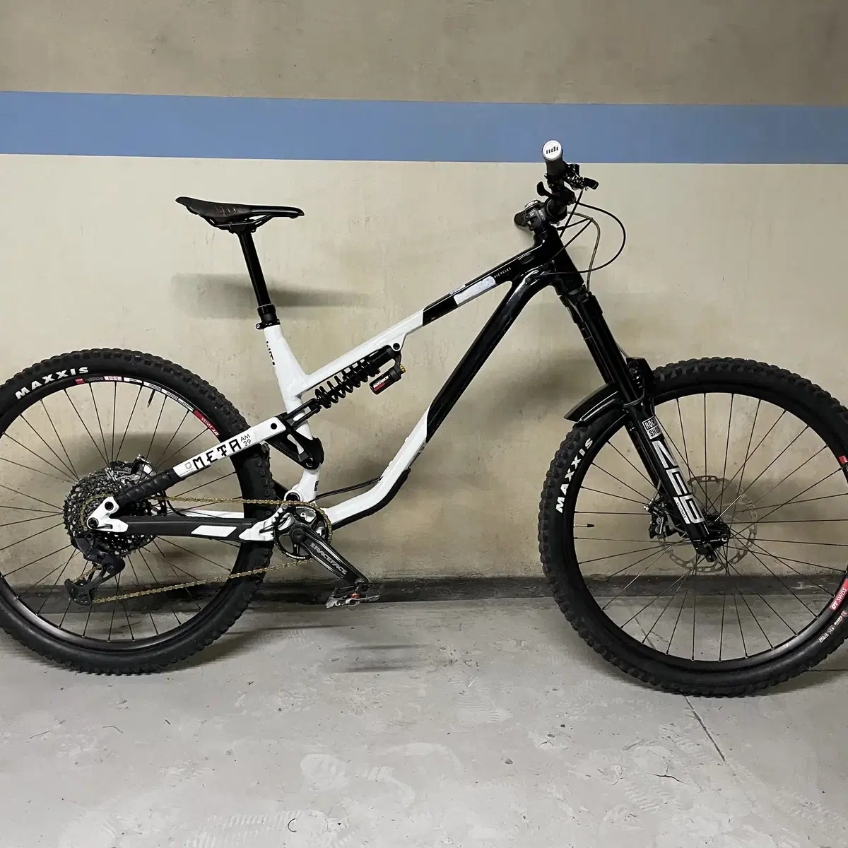 2021 코멘샬 메타 AM XL 풀샥 MTB 판매합니다 대차X