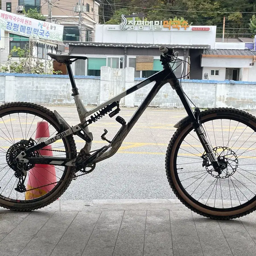 2021 코멘샬 메타 AM XL 풀샥 MTB 판매합니다 대차X