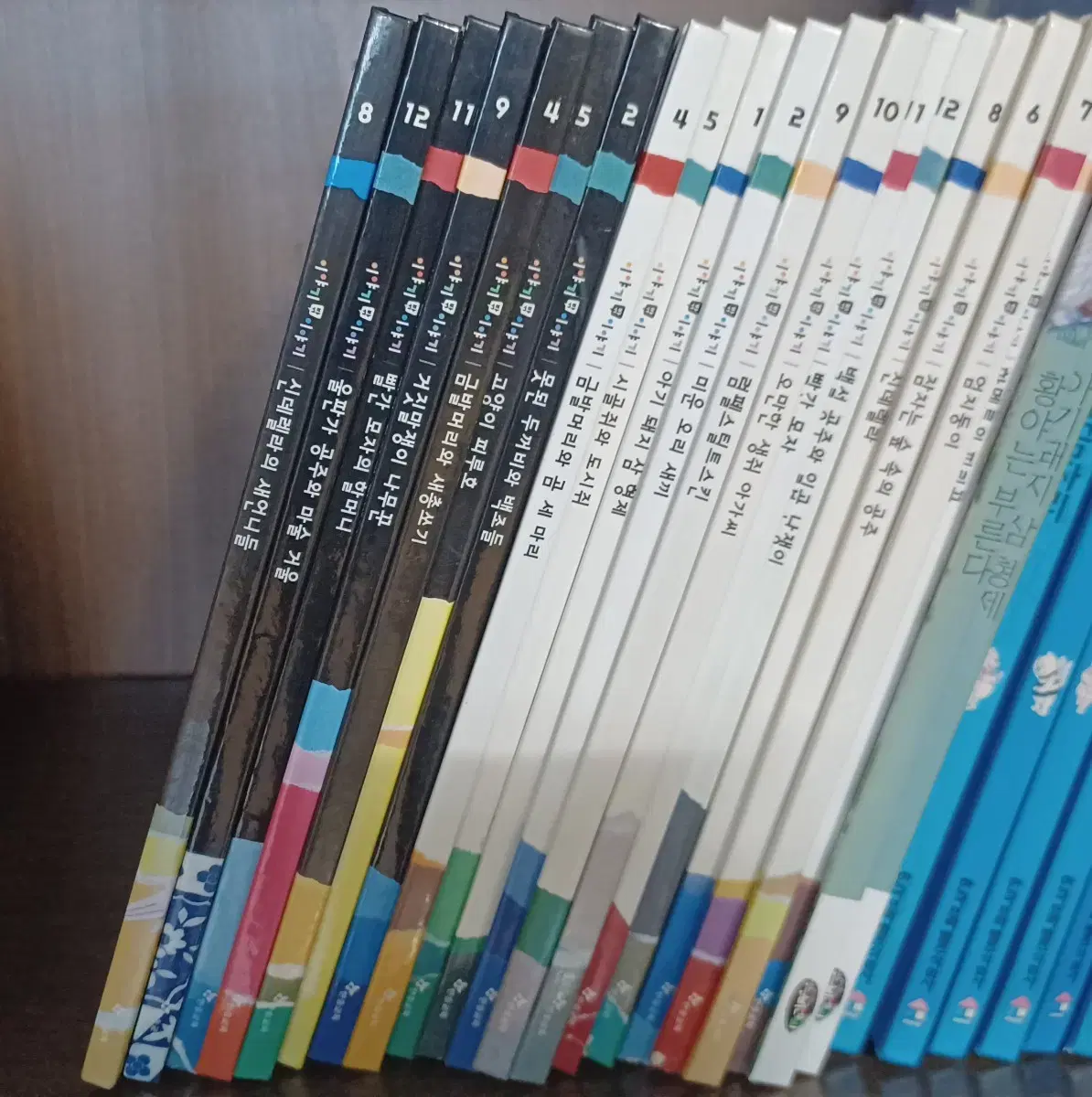 World Famous Stories 19 volumes 10,000 won