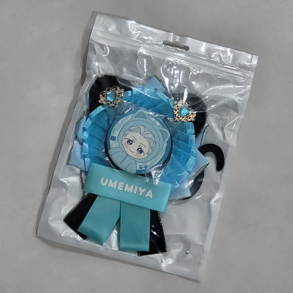 Windbreaker Umemiya Rosette & Can Badge Set Sell New