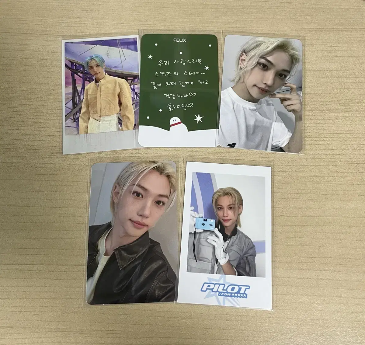 Bulk) felix unreleased photocard pre-order benefit Rockstar Pilot pola message card skz Lee Youngbok