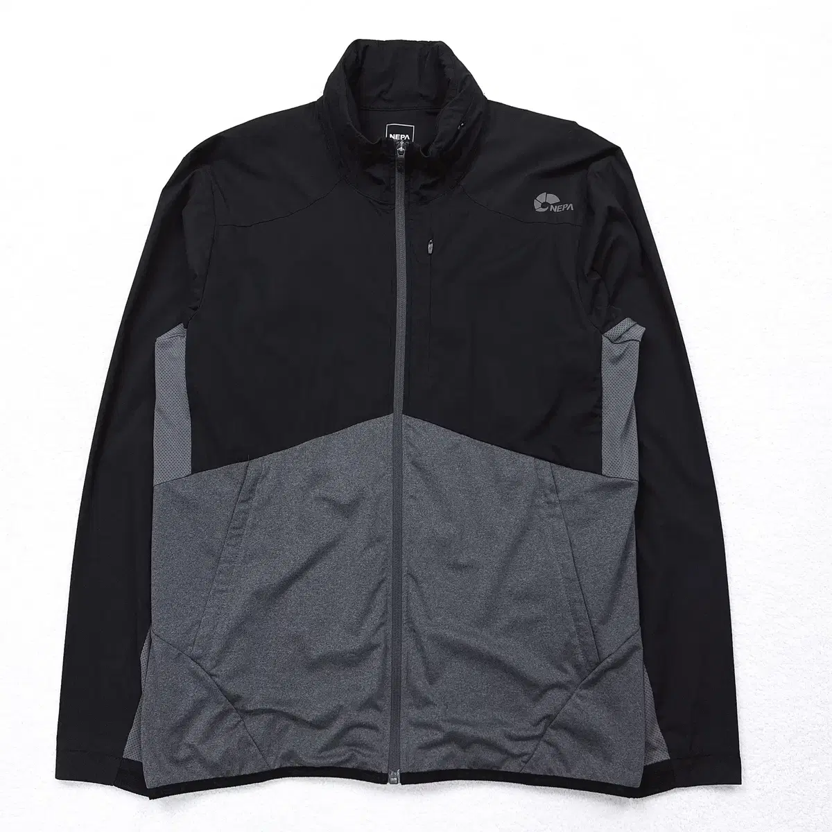 [100] Nepa Black Colorway Functional Windbreaker