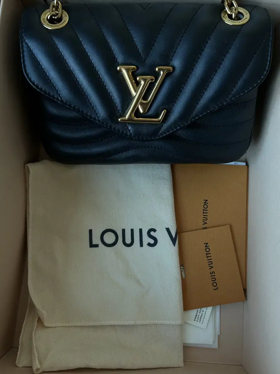 We are selling a new wave chain bag from Louis Vuitton!