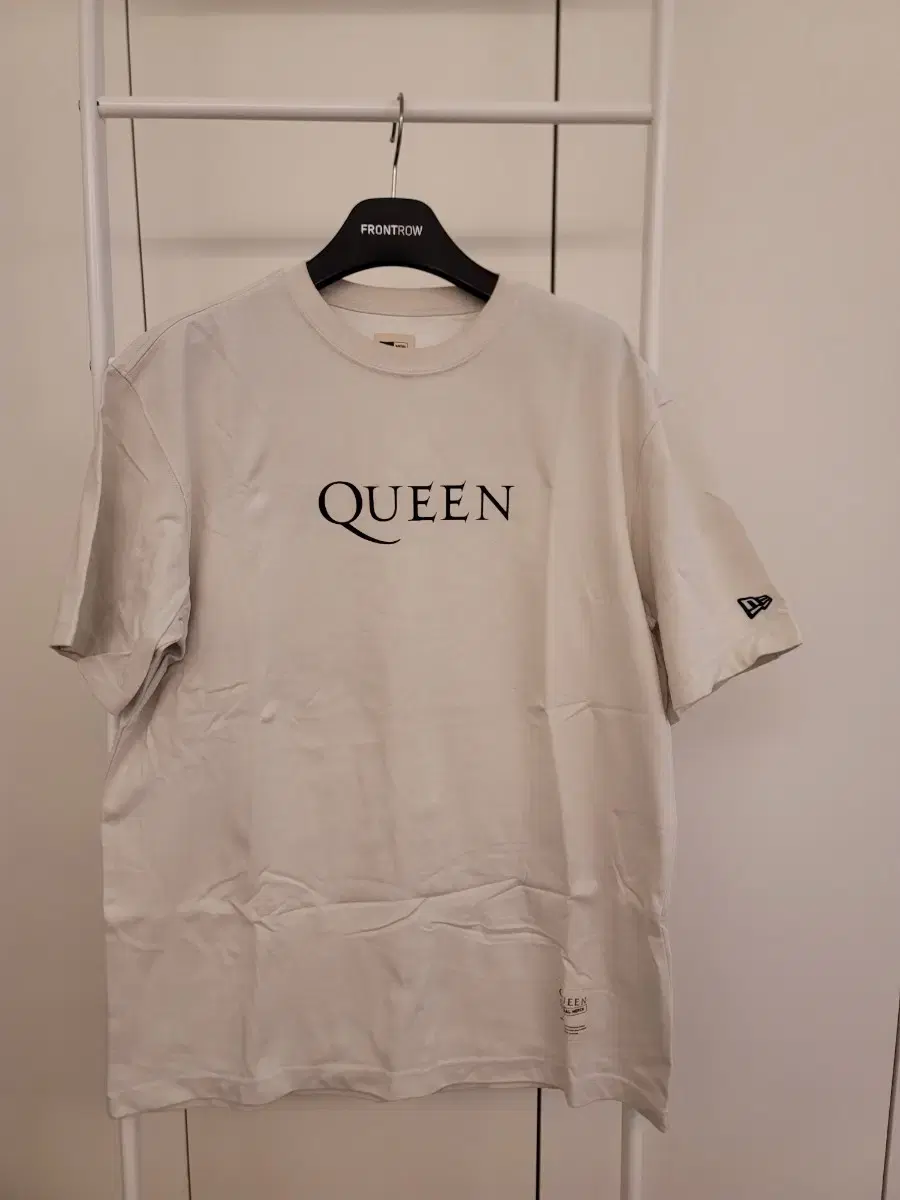 New Era Queen Vahn Short Sleeve Tee White Size L