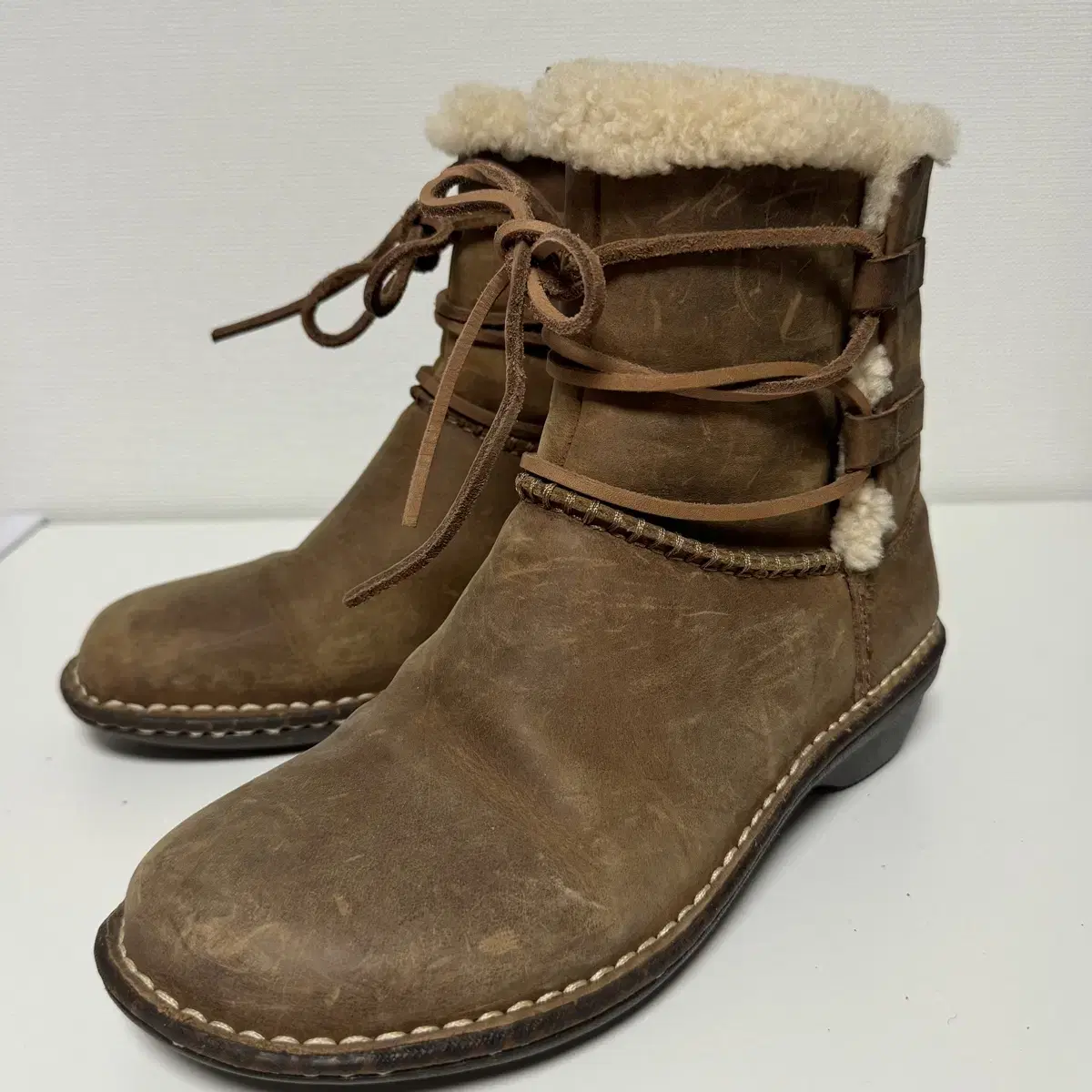 어그 ugg Rianne 앵글 털부츠 여성 250