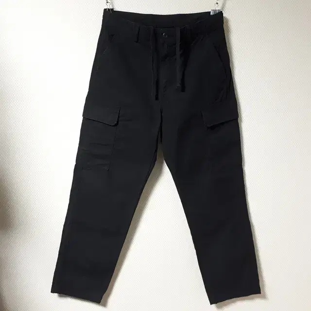 32/Uniqlo Black String Cargo Pants/32-1366