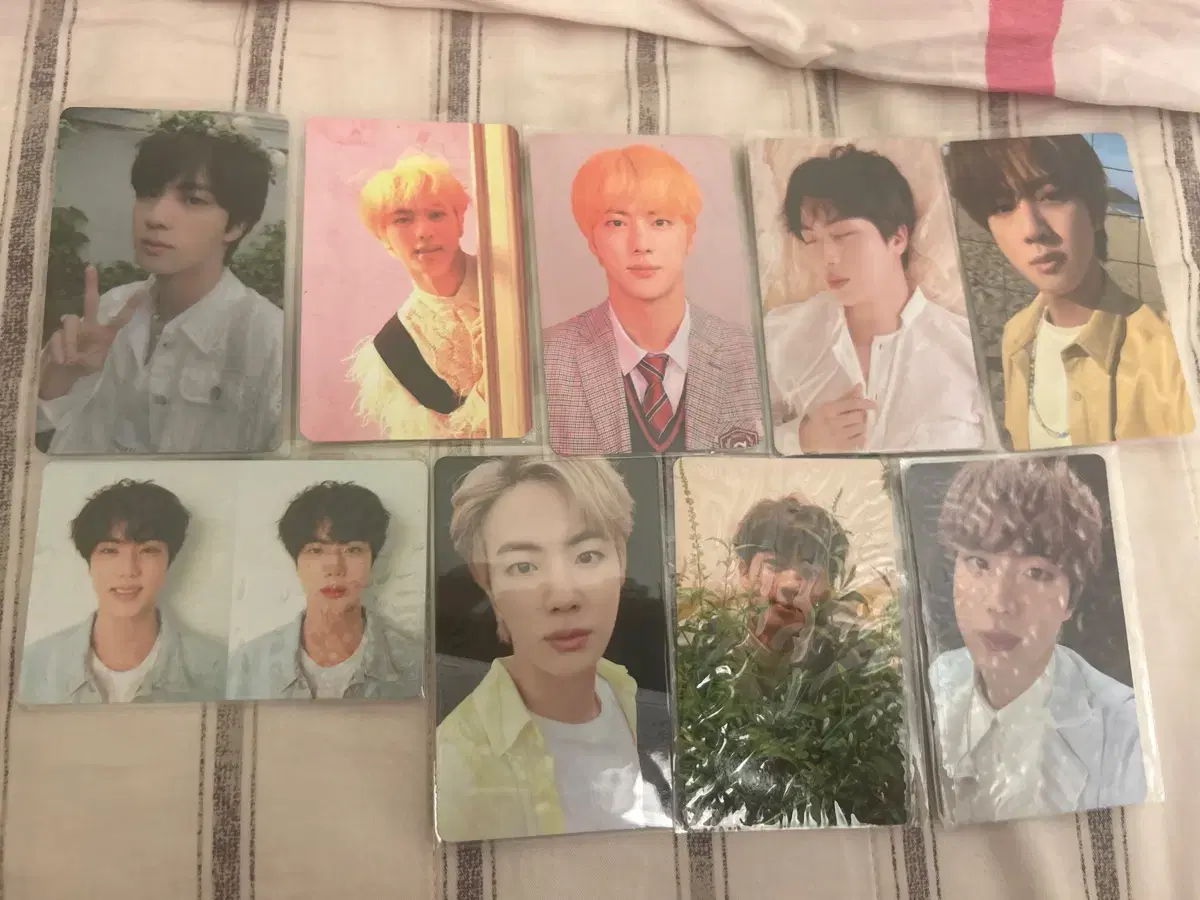 I sell BTS photo cards at photocard.