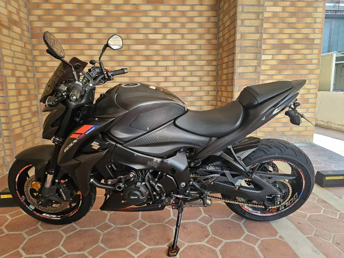 gsx s1000 2019년식 팝니다