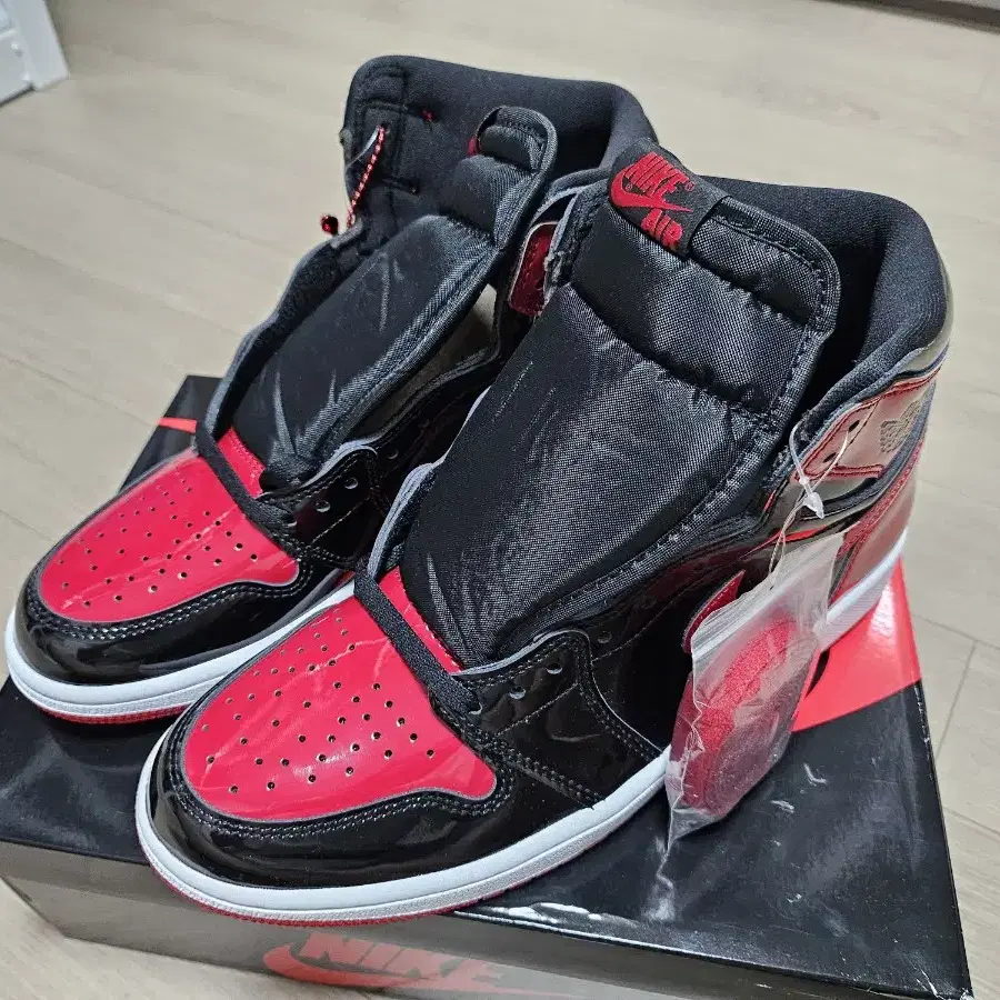 Jordan 1 Retro High OG Patent Bred 270