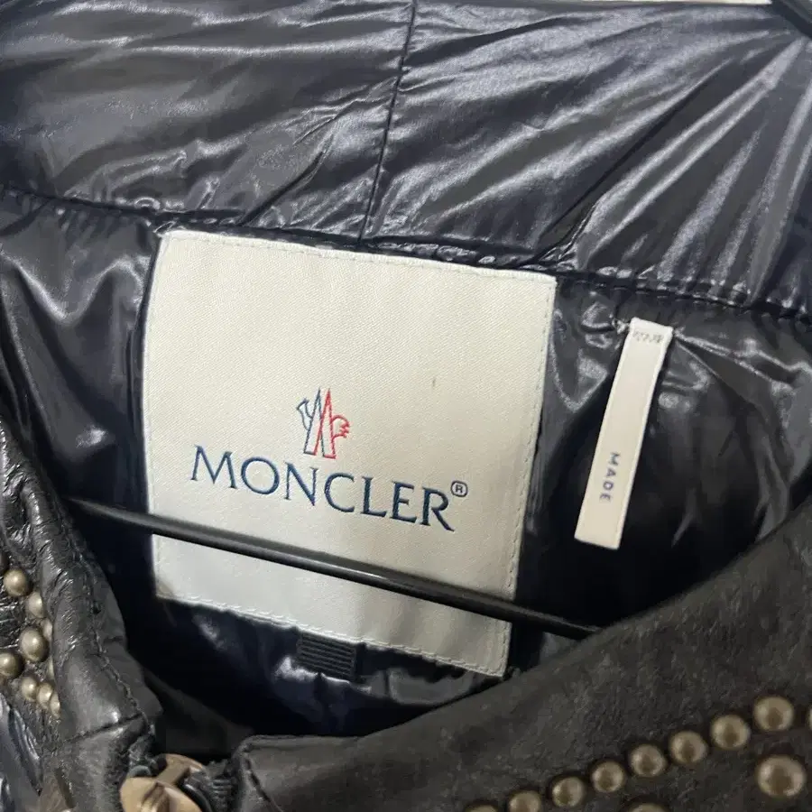 몽클레어 MONCLER ROSEAU 다운 재킷 패딩