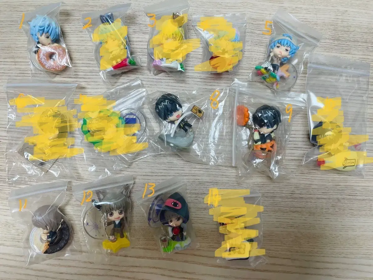 Gintama Pooch Carrier Mini Figures Gintoki, Hijikata, and Okita (6pcs each)