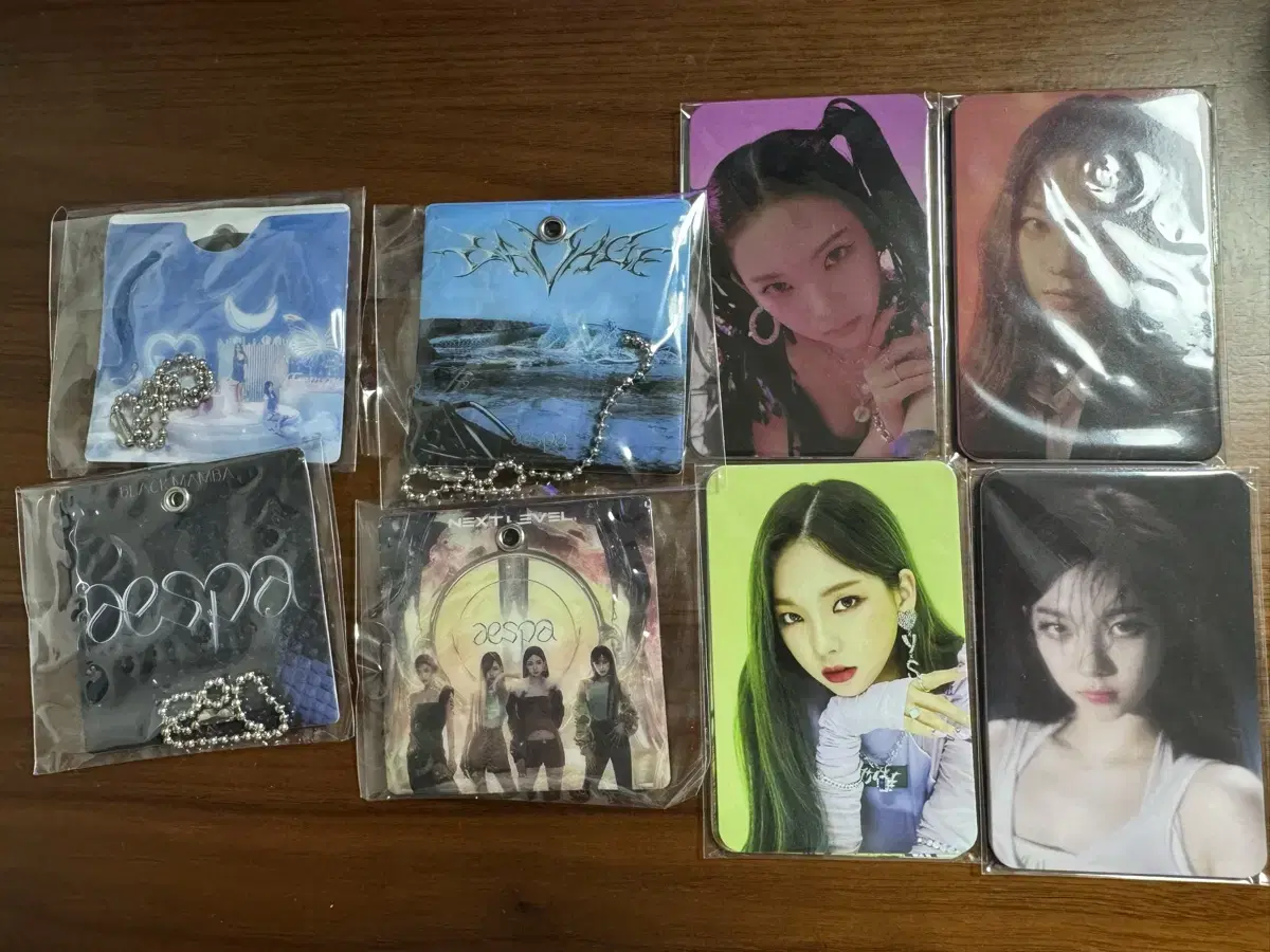 Aespa Unofficial Goods Mini Elfie LP (video playback via NFC) in bulk