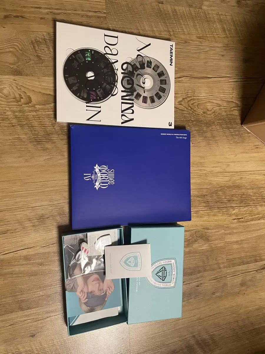 SHINee Live album kit compilations in bulk