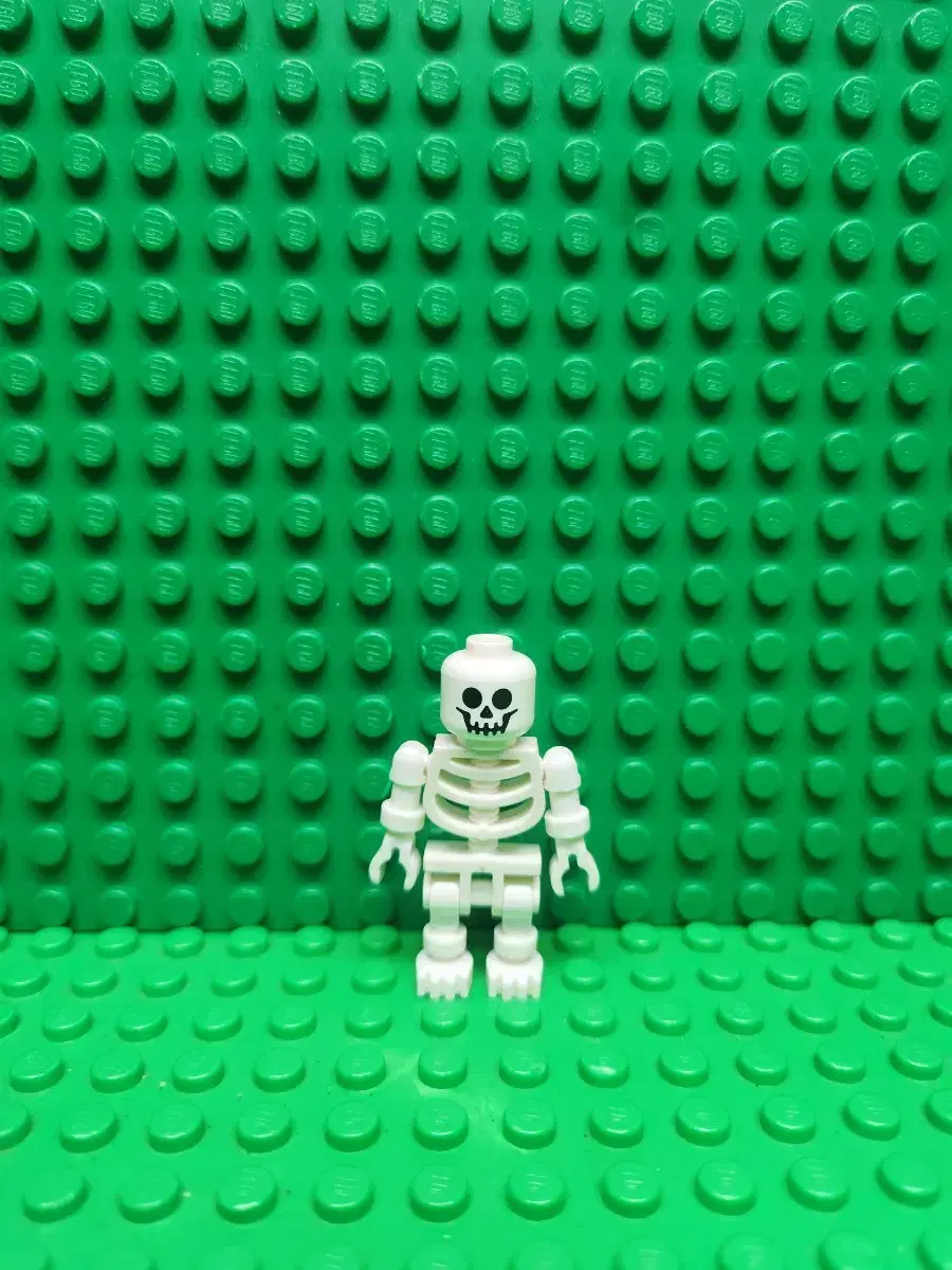 LEGO Skull Figures