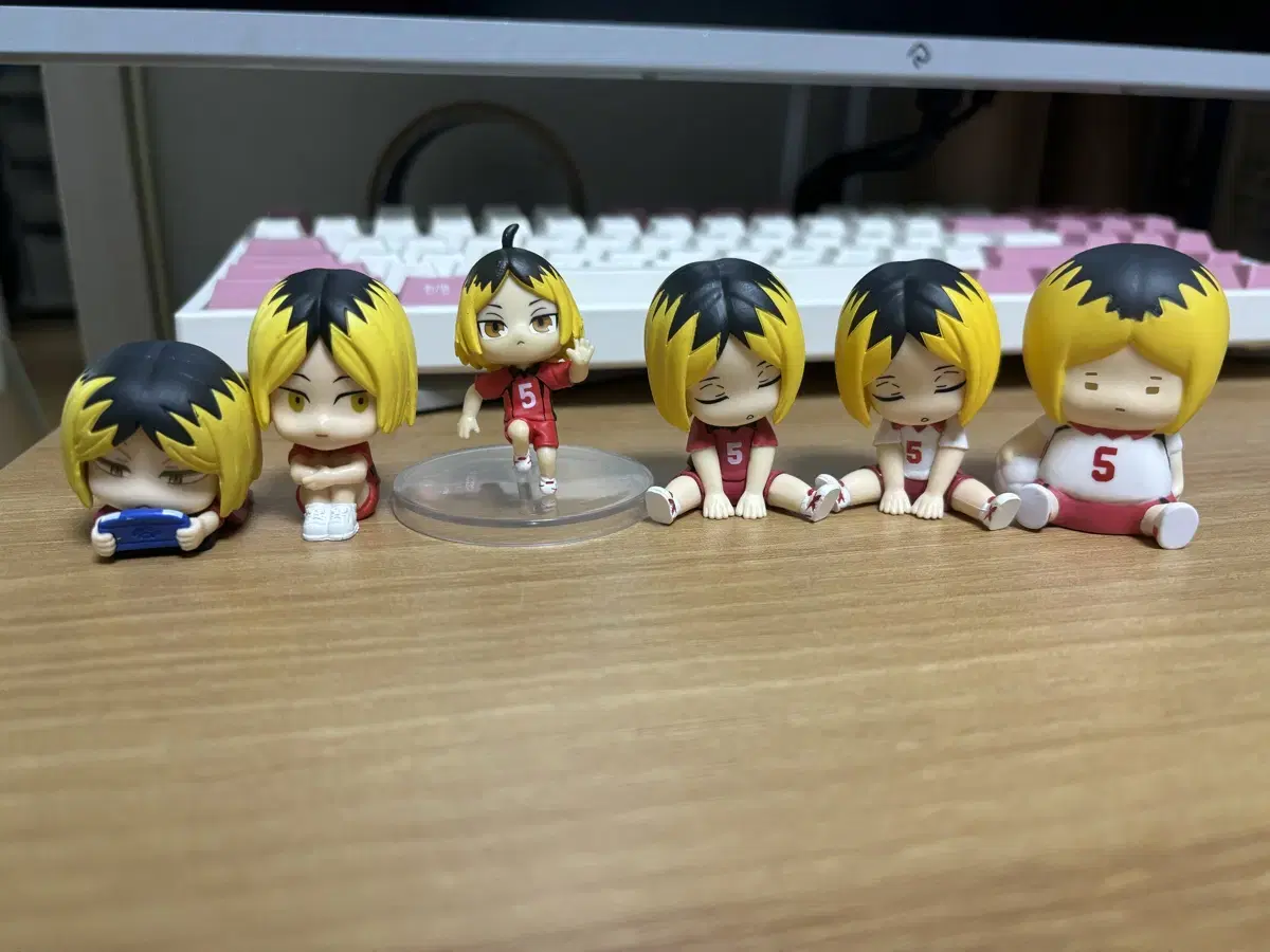 Haikyuu Kenma Gacha in bulk (onemutan, shoulder stomp, chabi-chabi-chabi, etc.)