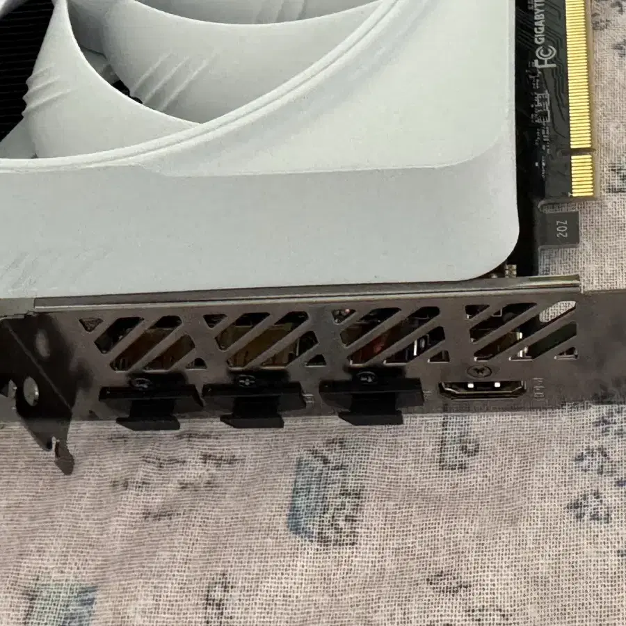 기가바이트 지포스 RTX 4080 SUPER AERO OC D6X 16g