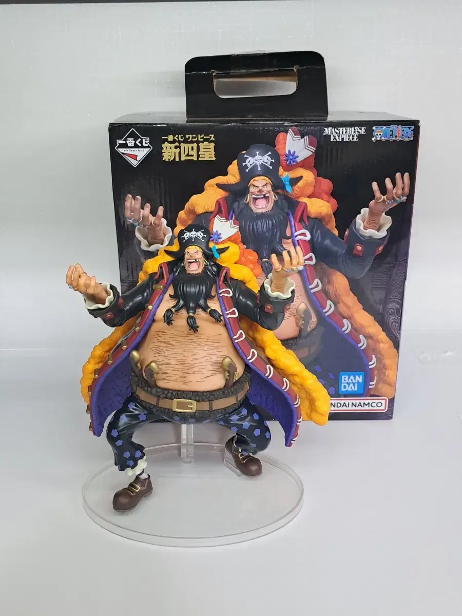 ONEPIECE First Lottery Blackbeard Figures