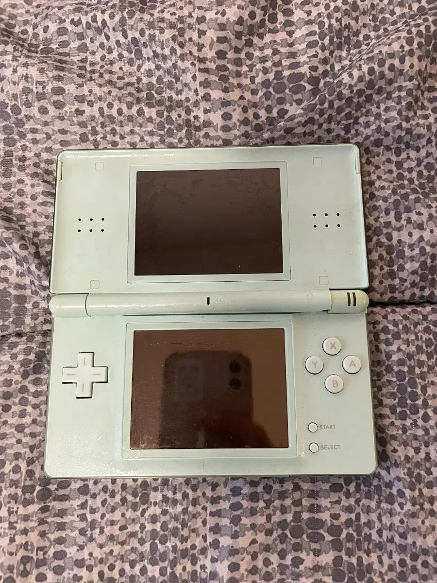 닌텐도 DS lite 판매합니다 (하늘)