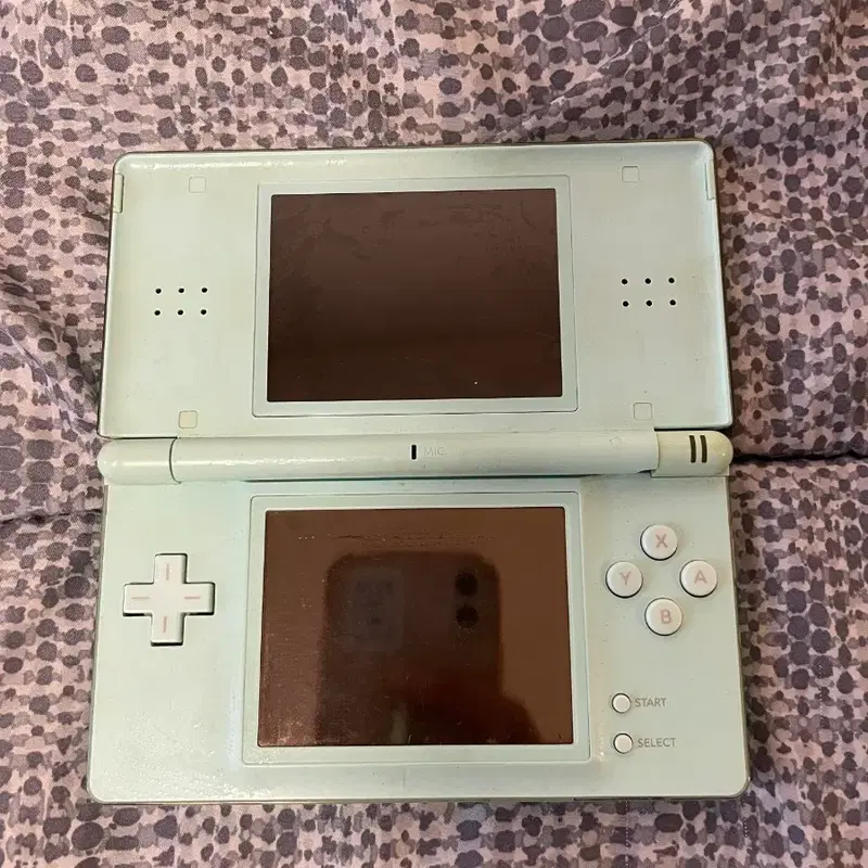 닌텐도 DS lite 판매합니다 (하늘)