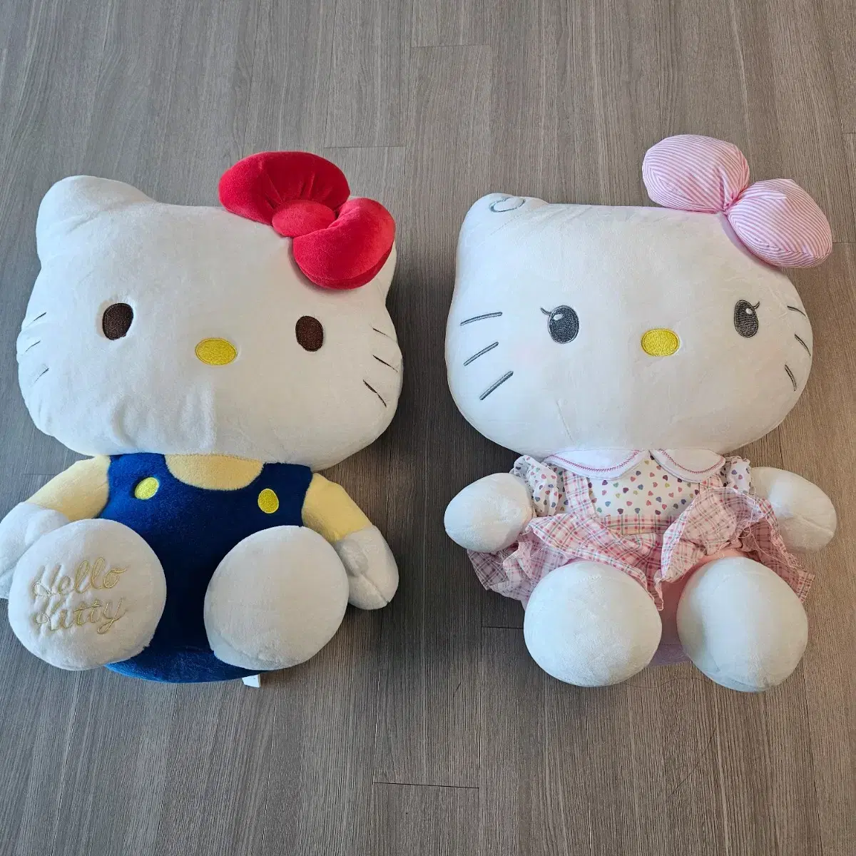 Sanrio Hello Kitty Large Doll (New)