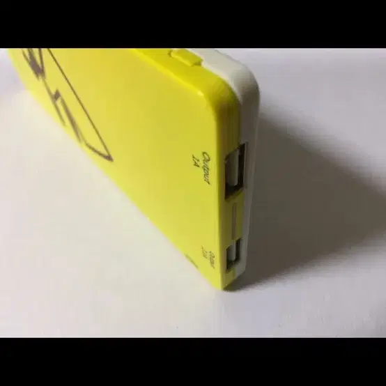 알로 코리아 피카츄 보조 배터리 8000mAh